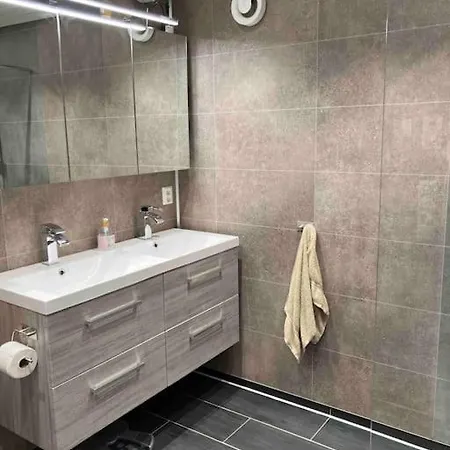 Apartman Modern Family In